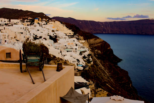 Greece, the origin the civilization. Landscape of the municipality of Santorini, which contains the inhabited islands of Santorini and Terasia and the uninhabited islands of New Cameni, Old Cameni, Aspronisi and Cristiana. Central region of Oia. vulcão stock pictures, royalty-free photos & images