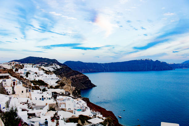 Greece, the origin the civilization. Landscape of the municipality of Santorini, which contains the inhabited islands of Santorini and Terasia and the uninhabited islands of New Cameni, Old Cameni, Aspronisi and Cristiana. Central region of Oia. cultura grega stock pictures, royalty-free photos & images