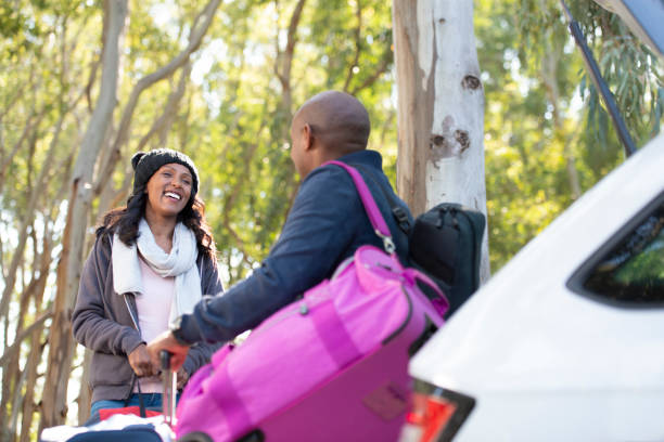 istock Couple packing car for vacation. 1133826124