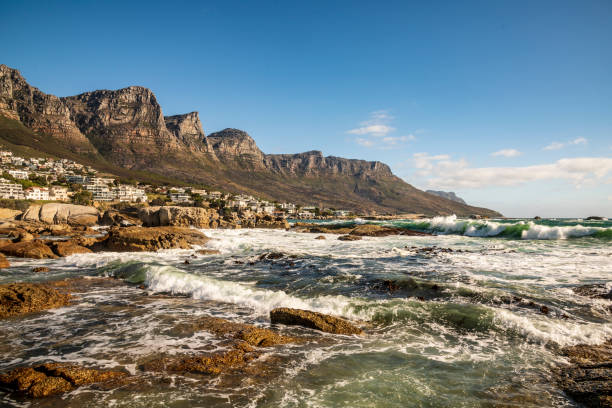 camps bay, afrique du sud - clifton le cap photos et images de collection