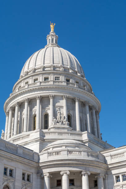 exterior do edifício do capitólio do estado de wisconsin. - 3281 - fotografias e filmes do acervo