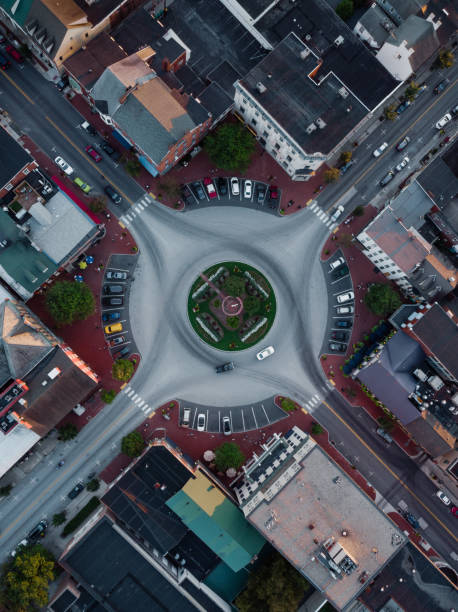 istock Roundabout of a traffic circle 1133857716