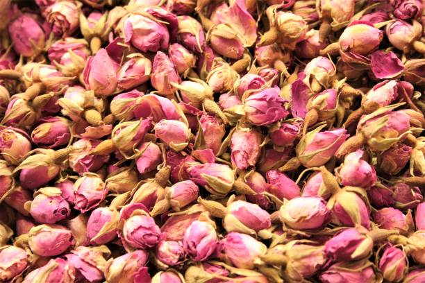 istock a pile of dry roses 1133864134