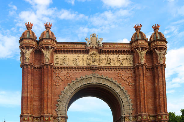 istock Triumphal arch in Barcelona, June 2018 1133872382