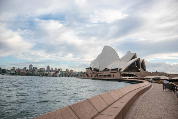 sydney skyline - sydney opera house sydney australia opera house bridge foto e immagini stock