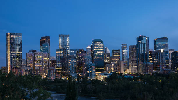 downton calgary skyline - downtoun fotografías e imágenes de stock