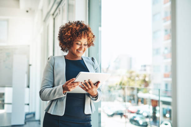 Advertising her business online