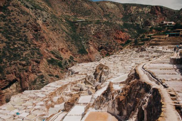 istock Maras salting, tourism no Peru 1134058147