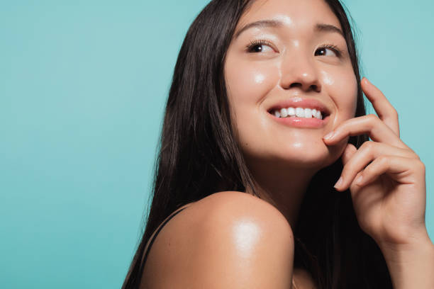 cara brillante de la muchacha hermosa - etnia coreana fotografías e imágenes de stock