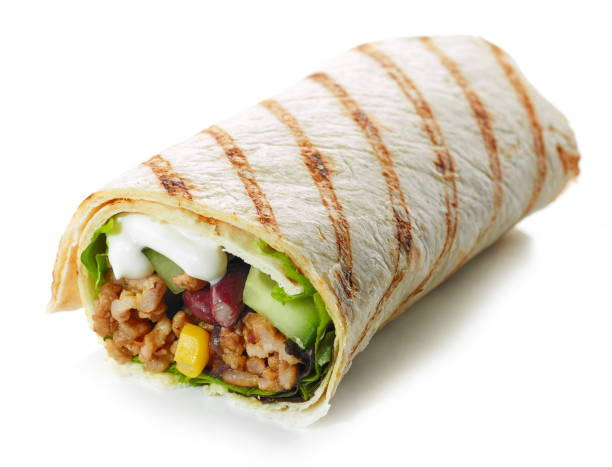 tortilla okład ze smażonym mięsem mielonym i warzywami - burrito zdjęcia i obrazy z banku zdjęć