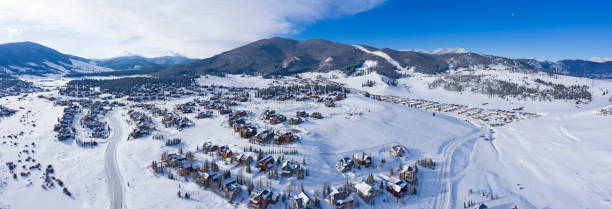 istock Keystone Colorado Winter Snowy Town Aerial Above Housing Developments 1134112884