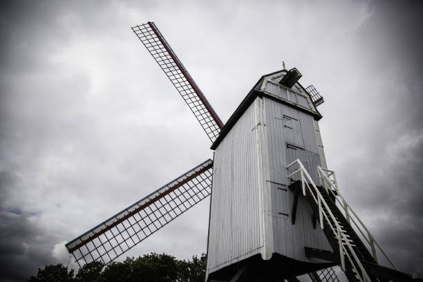 vieux moulin à bruges - belgium bruges windmill europe photos et images de collection