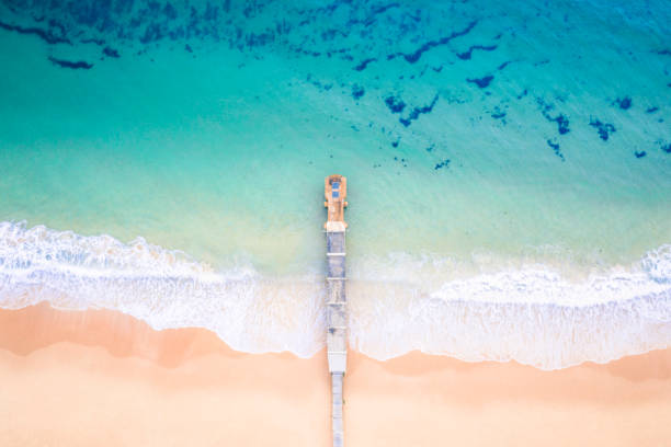 vista panoramica panoramica panoramica del paesaggio di collaroy beach sydney - wave sea storm water foto e immagini stock