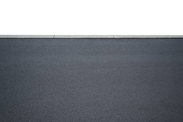 асфальтовая дорога изолирована на белом фоне - gray line horizontal outdoors urban scene стоковые фото и изображения