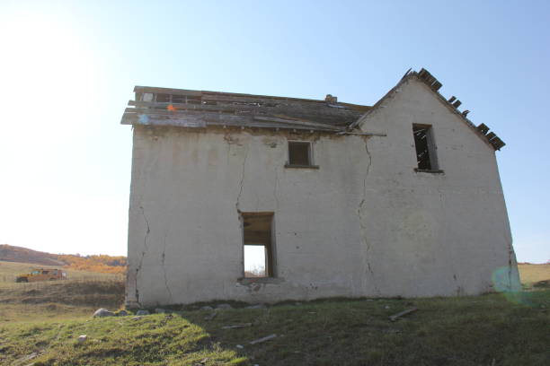 istock Abandoned Stone House  Qu'Appelle Valley, Saskatchewan by Andrea Lawrence C-1020377 1134315524
