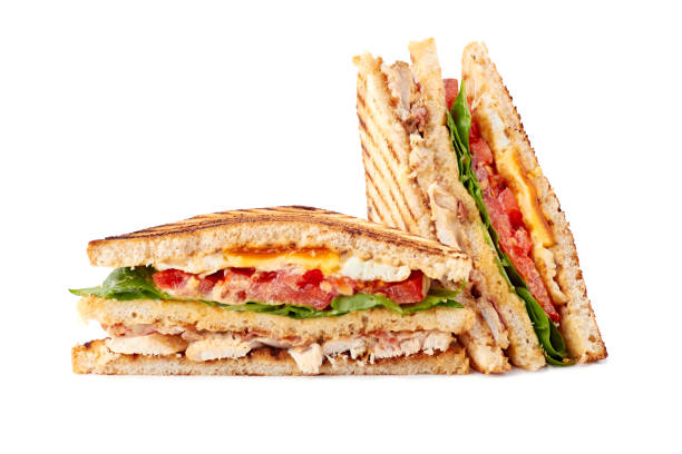 sanduíche cortado delicioso do clube no fundo branco - club sandwich sandwich salad bread - fotografias e filmes do acervo