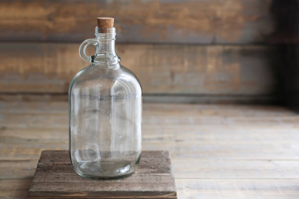 istock Glass growler bottle mockup 1134333539