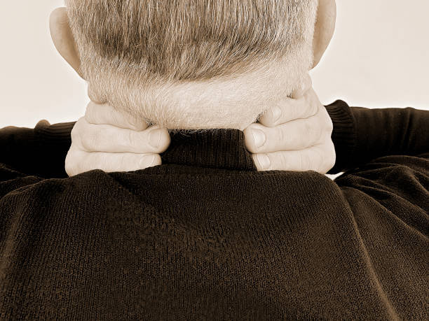 человек болит шея симптом - back rear view pain physical injury стоковые фото и изображения