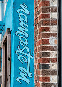 namaste-schreiben-auf-blauer-wand.jpg?b=1&s=170x170&k=20&c=PX48UmPDKt-ZJntKbzhUravx_PVIfzZc6SqZ0reHEcw=