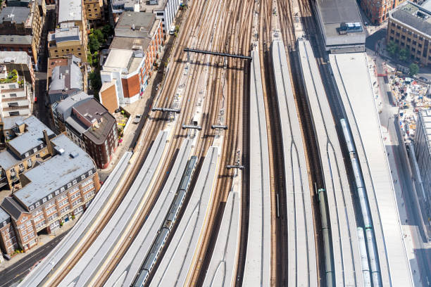 bahnhof england - aerial passenger line stock-fotos und bilder