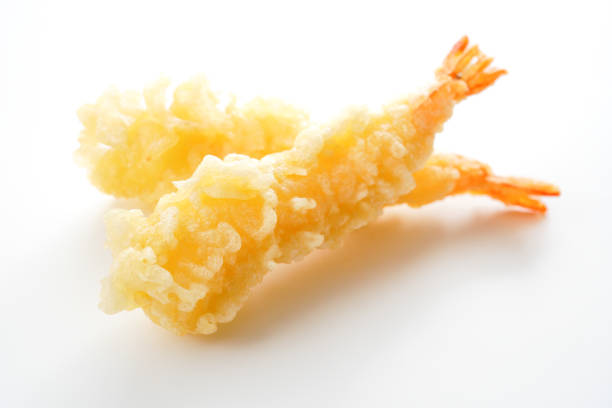 креветки темпура. японская еда. - tempura стоковые фото и изображения