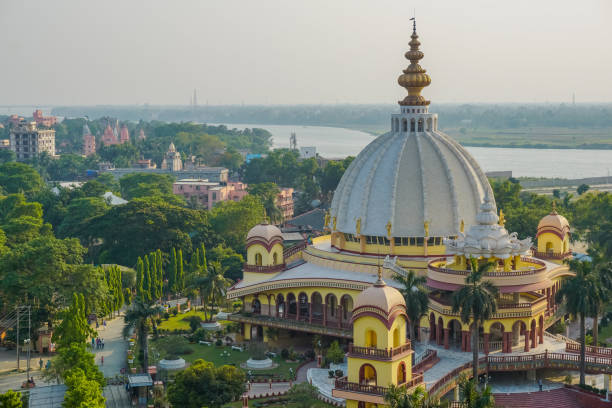 srila prabhupada es samadhi. mayapur, indien - hase temple stock-fotos und bilder