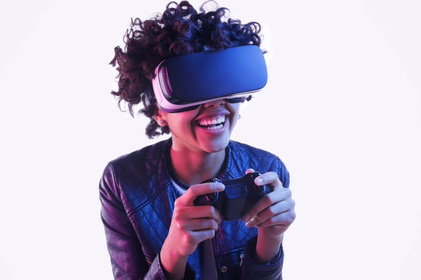 adolescente nero ridendo che gioca al gioco vr - teenager video game gamer child foto e immagini stock