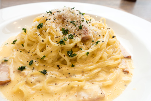 Carbonara creamy pasta