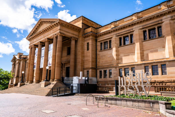 front view of the state library of new south wales mitchell wing in sydney nsw australia - history built structure australia building exterior imagens e fotografias de stock