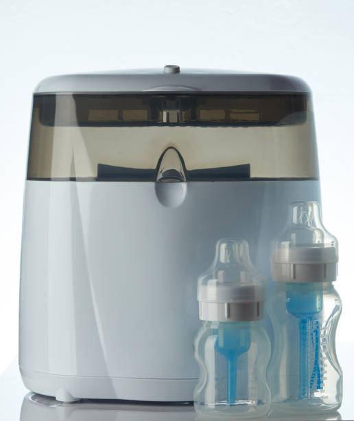 baby bottle sterilizing machine - sterilizer imagens e fotografias de stock