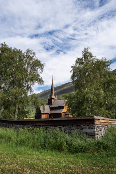 scandinavian wooden church in lom, norway - lom church stavkirke norway imagens e fotografias de stock