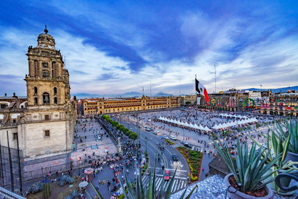 katedra metropolitalna zachód słońca zocalo meksyk meksyk - christianity spirituality religion one way zdjęcia i obrazy z banku zdjęć