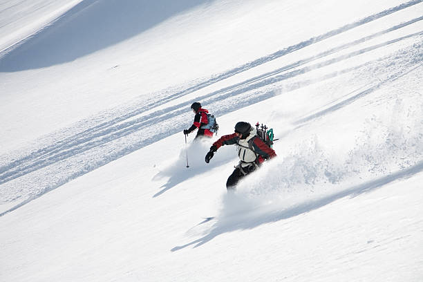 la concurrence - skiing sports helmet powder snow ski goggles photos et images de collection