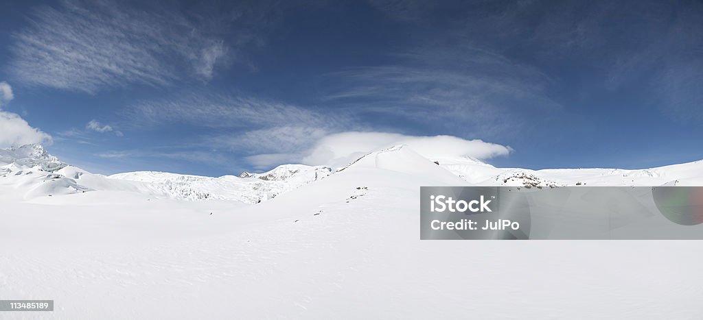Crête principale Cacausian - Photo de Alpes européennes libre de droits