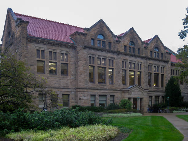 edifício da universidade em oberlin ohio - alto descrição física - fotografias e filmes do acervo