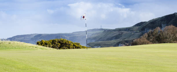 club de golf royal portrush - portrush photos et images de collection