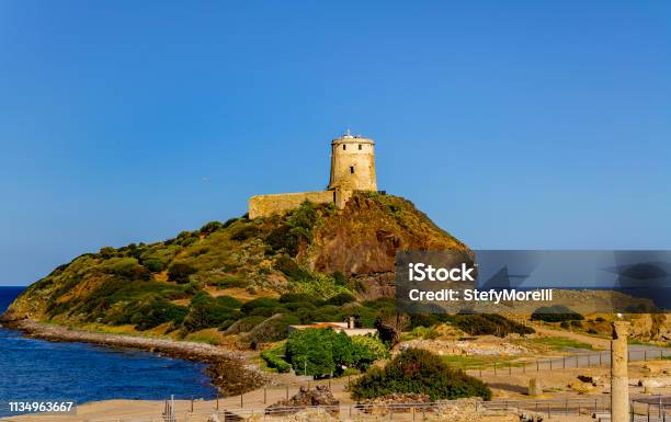 Torre Del Coltellazzo A Nora - Fotografie stock e altre immagini di Acqua