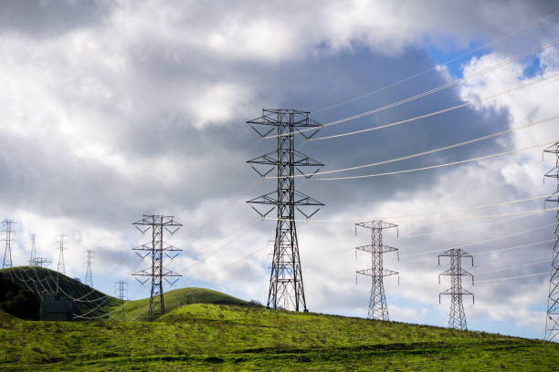 istock High voltage electricity towers, California 1134984498