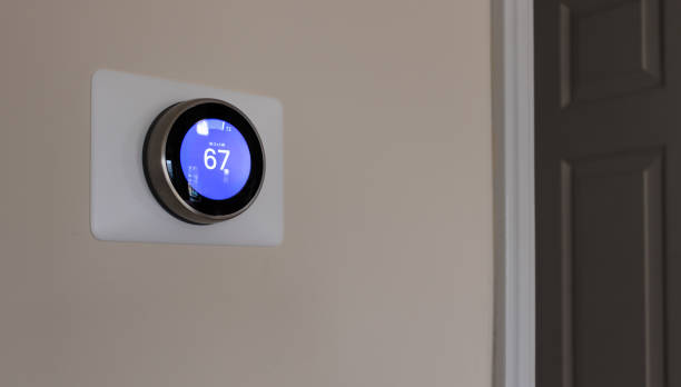 Smart Thermostat Cooling Smart Thermostat cooling temperature smart thermostat photos stock pictures, royalty-free photos & images