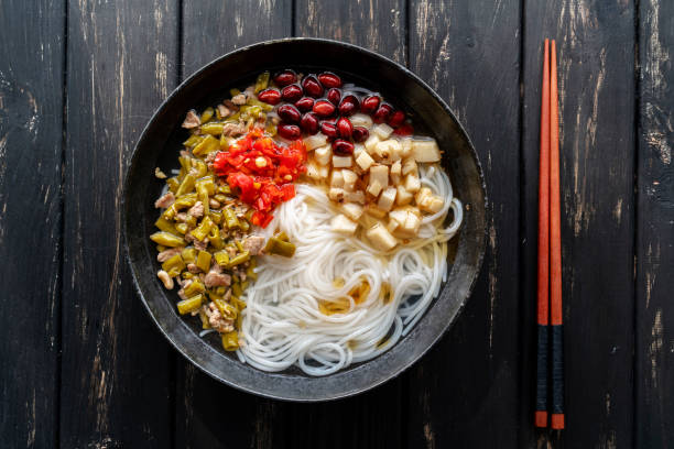 istock gravy rice noodles 1135031156