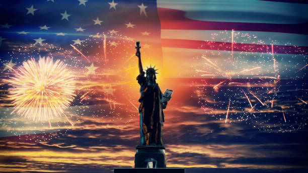 istock Independence Day statue of liberty Background 1135060406