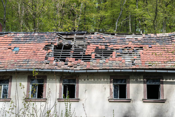 폭풍 손상 집 - tornado natural disaster damaged house 뉴스 사진 이미지