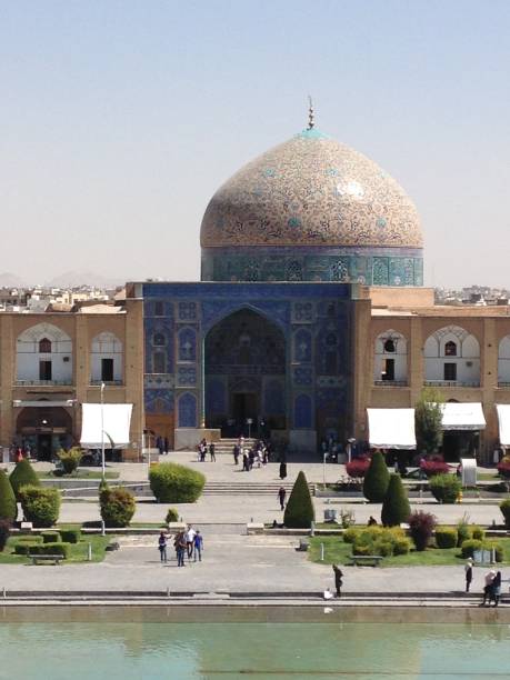 istock iran esfahan horse carriage challenge 1135076964