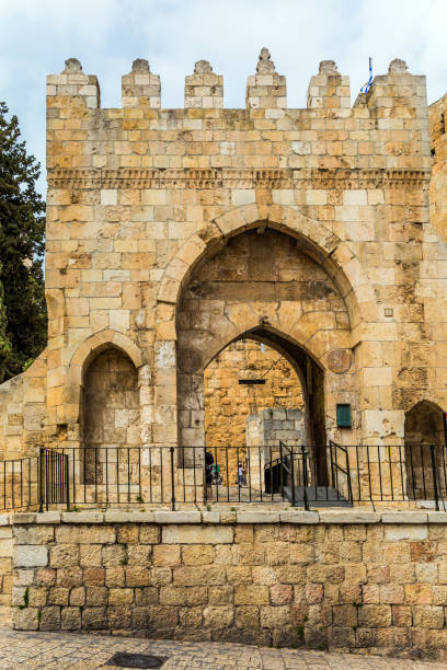 istock Fascinating walk through the walls 1135082930