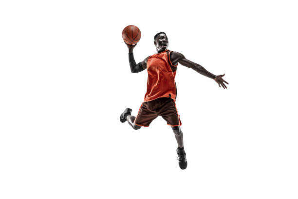 porträt eines basketballers mit ball - streetball basketball sport men stock-fotos und bilder