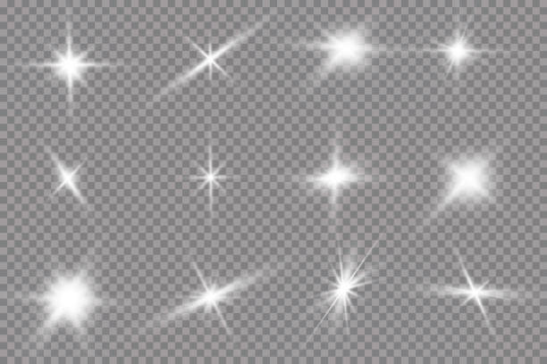 ilustraciones, imágenes clip art, dibujos animados e iconos de stock de la luz blanca resplandeciente explota sobre un fondo transparente. con ray. sol brillante transparente, flash brillante. el centro de un destello brillante. - relumbrante