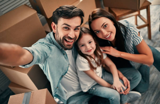 istock Family on moving day 1135112817