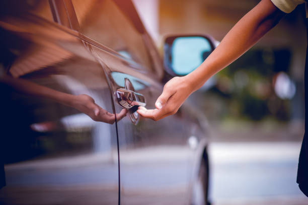 黒と黒の車のドア自動車のコンセプトと画像 - car car door door handle ストックフォトと画像