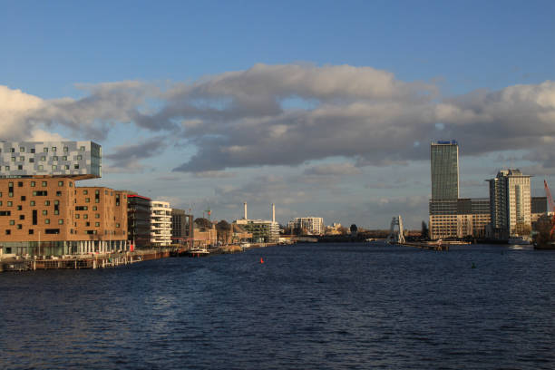 View from the Oberbaumbrücke to the Elsenbrücke // View from the Oberbaumbrücke