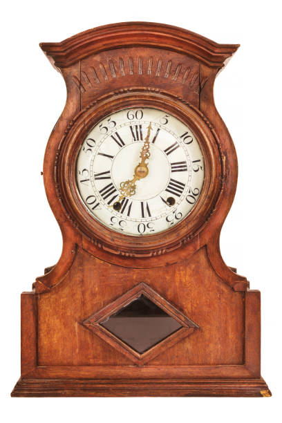reloj antiguo de madera aislado en blanco - reloj antiguo fotografías e imágenes de stock